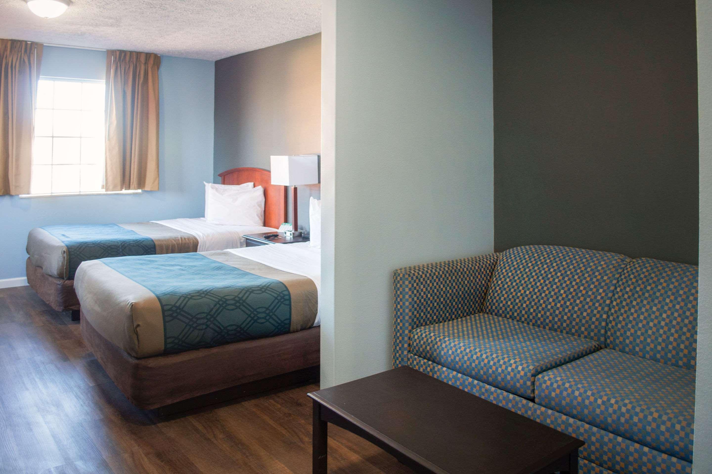 Econo Lodge Inn & Suites South Sandusky Exterior foto