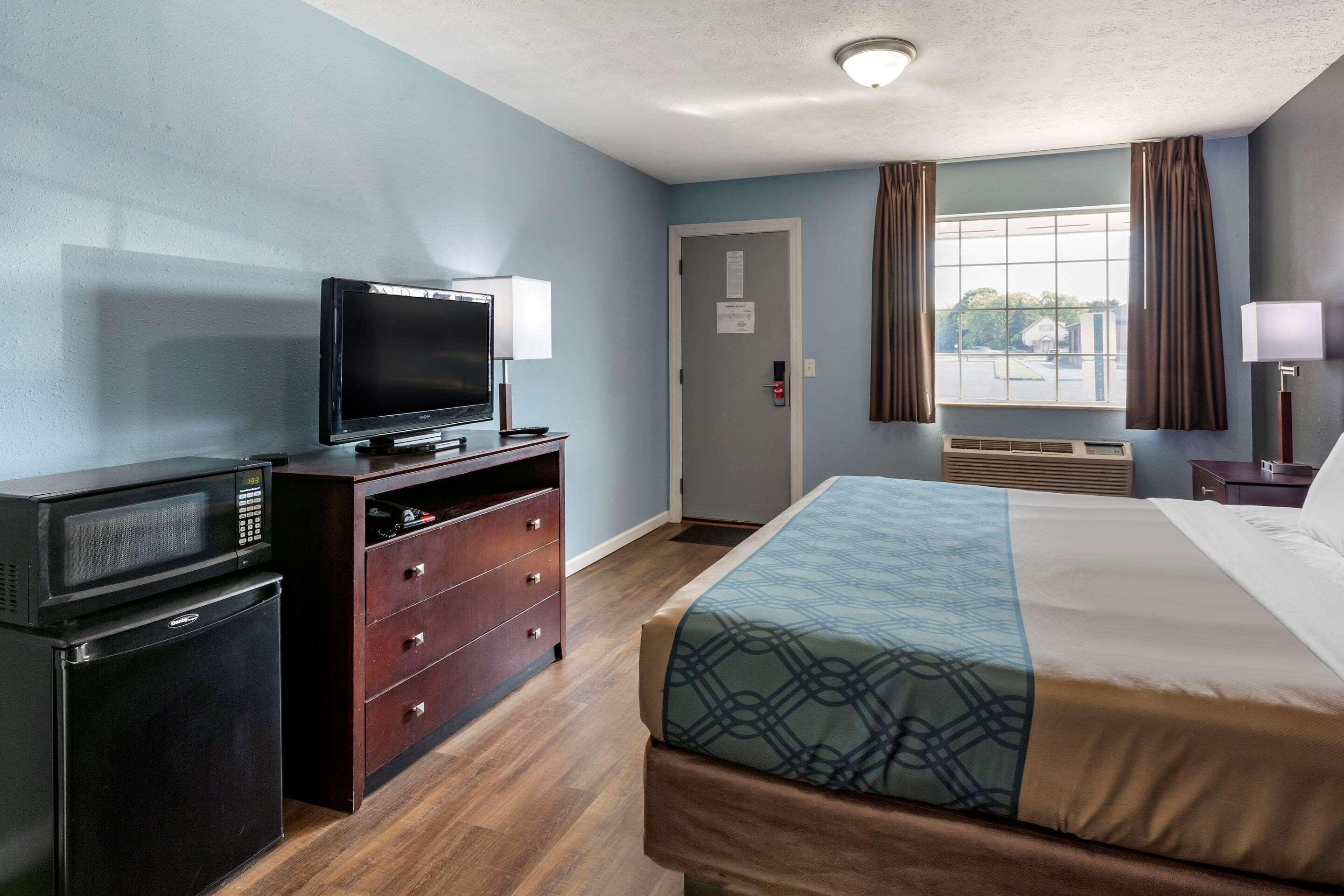 Econo Lodge Inn & Suites South Sandusky Exterior foto