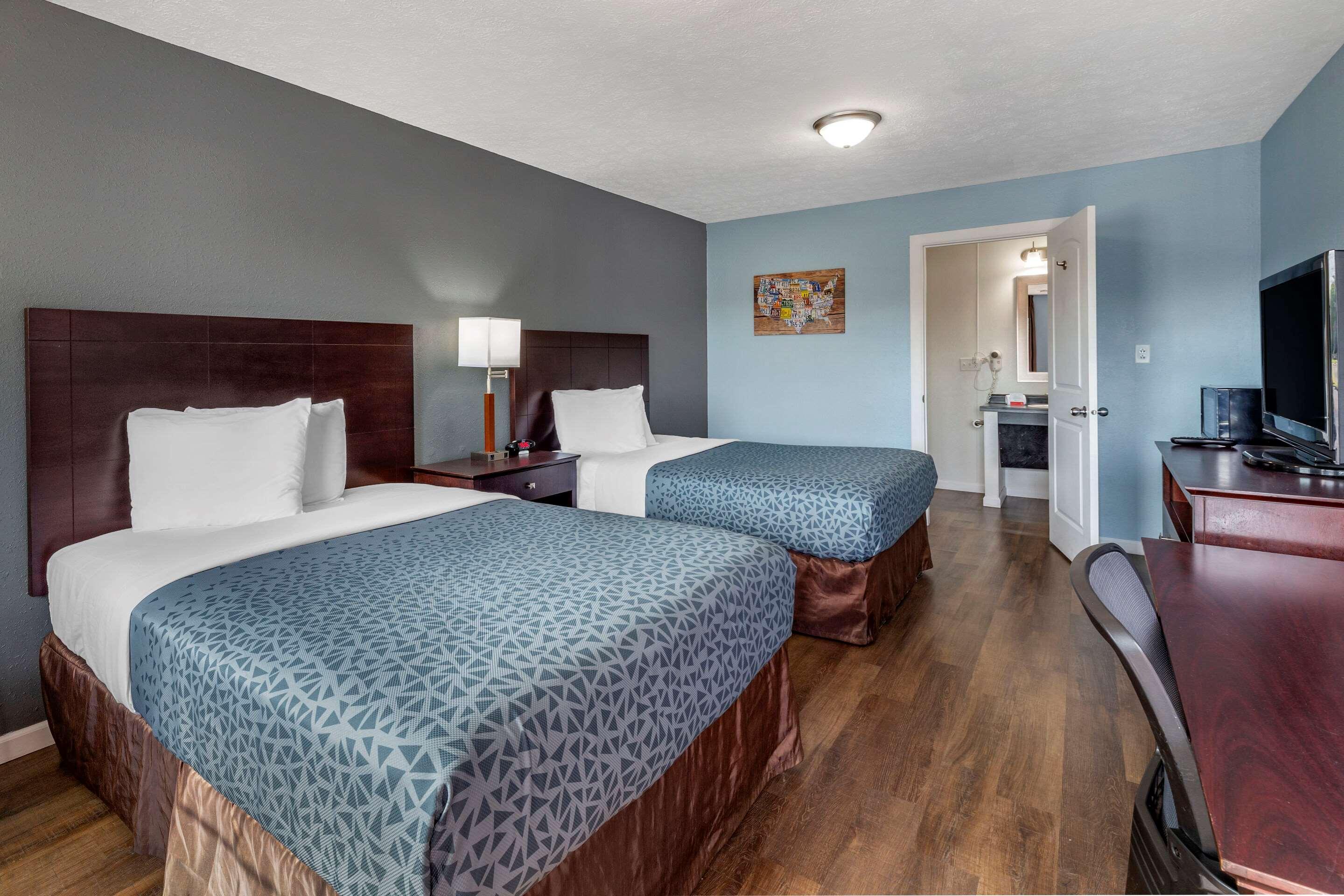 Econo Lodge Inn & Suites South Sandusky Exterior foto