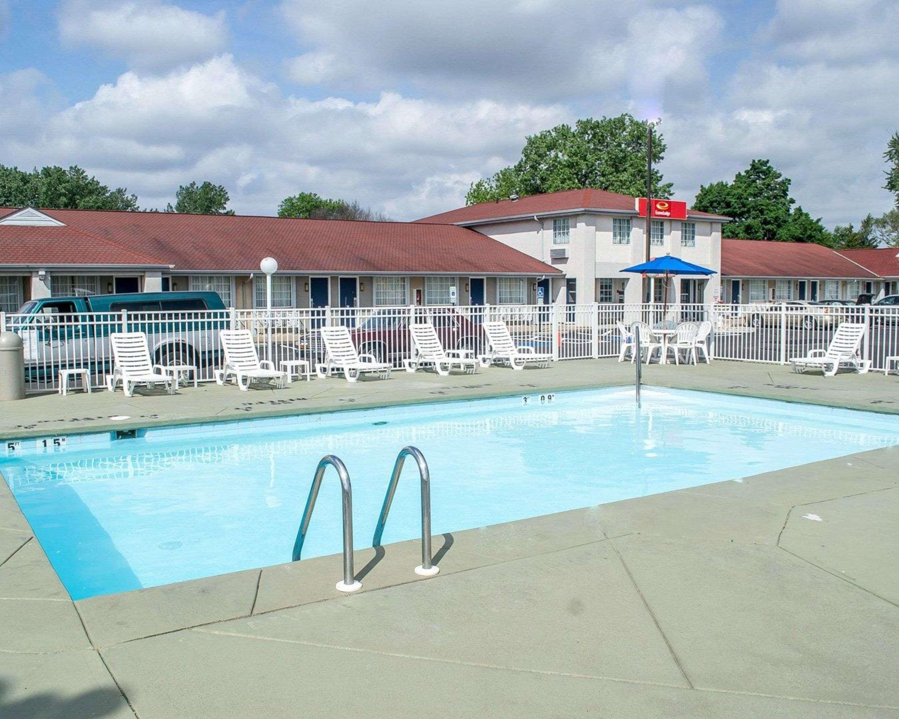 Econo Lodge Inn & Suites South Sandusky Exterior foto