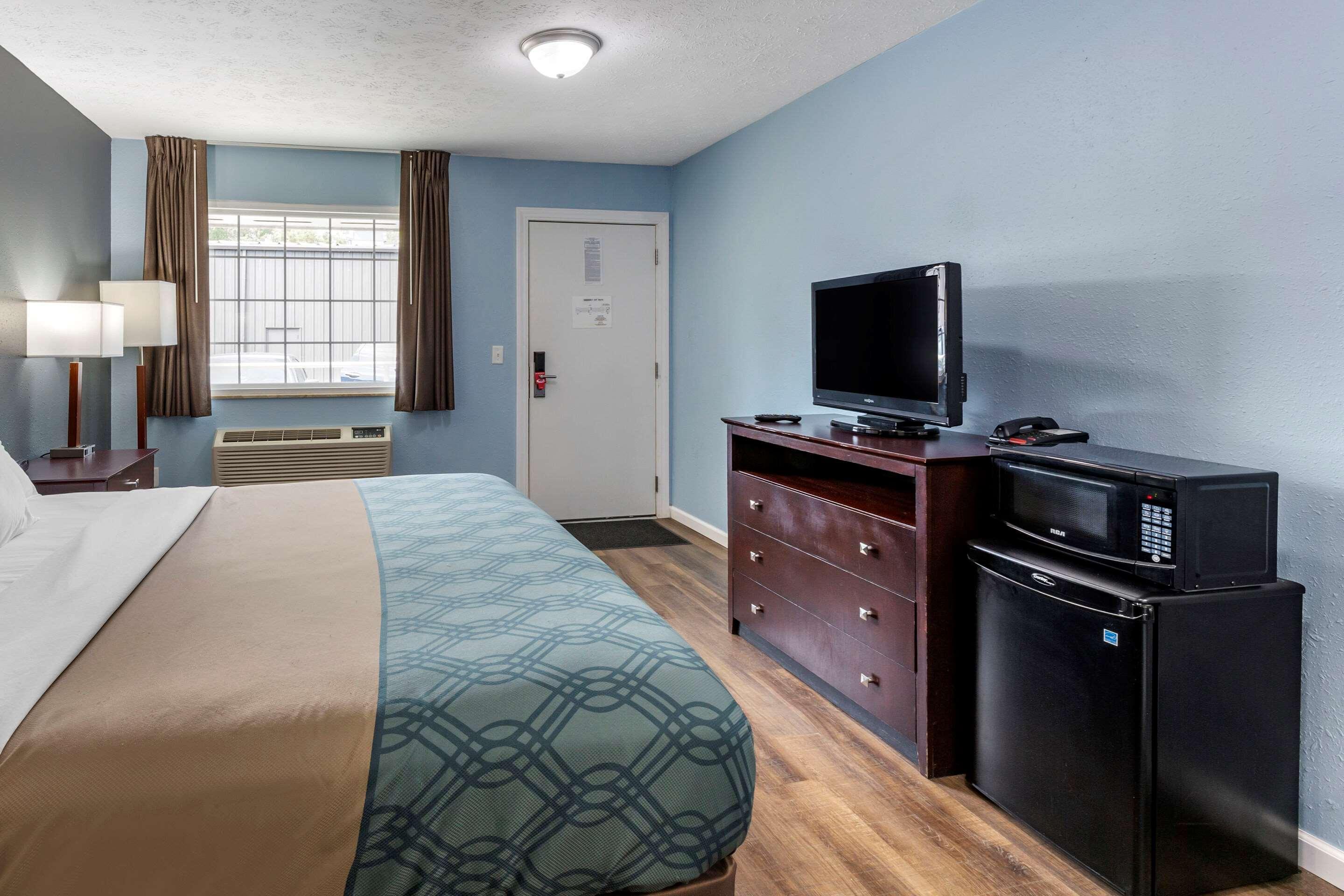 Econo Lodge Inn & Suites South Sandusky Exterior foto