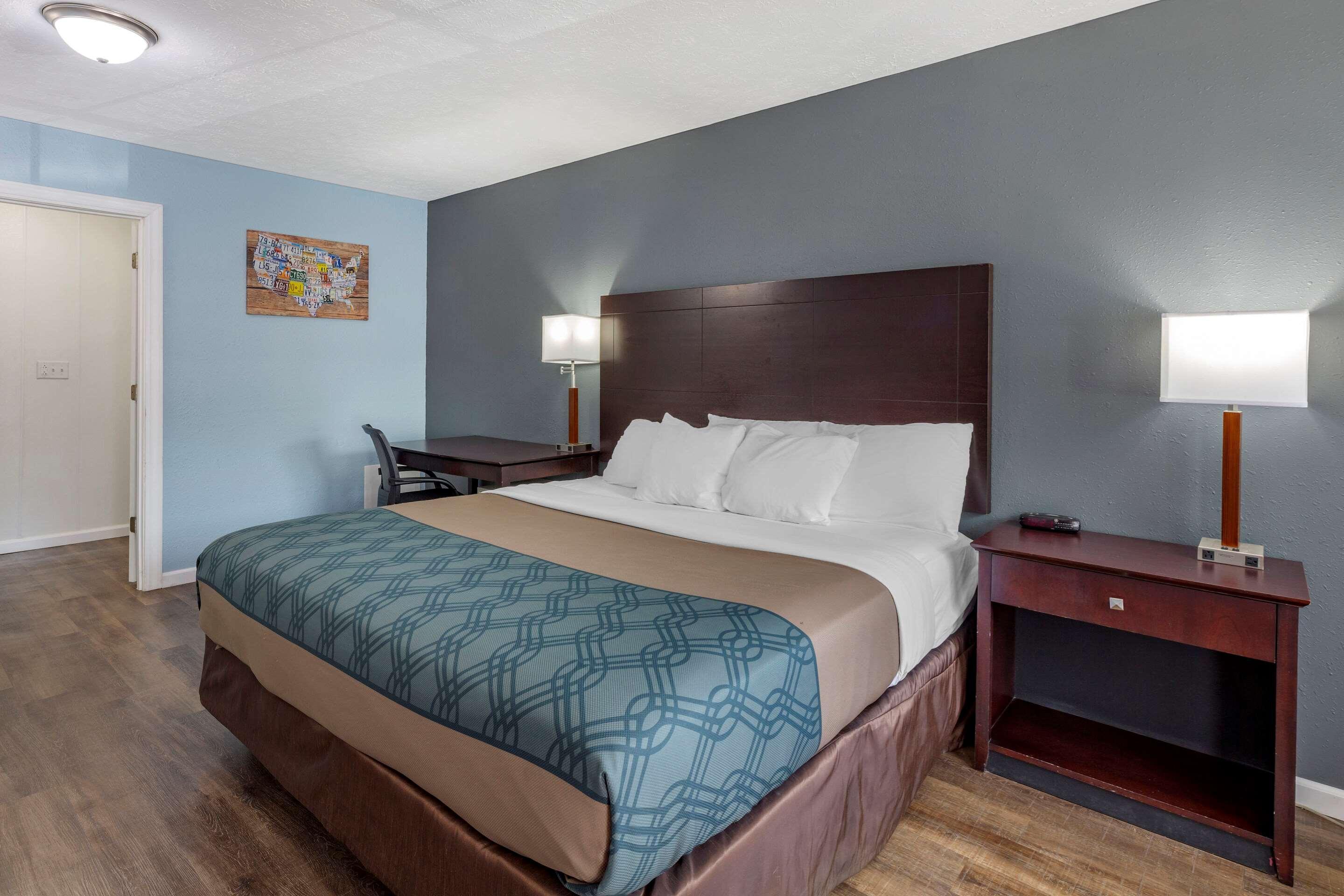 Econo Lodge Inn & Suites South Sandusky Exterior foto