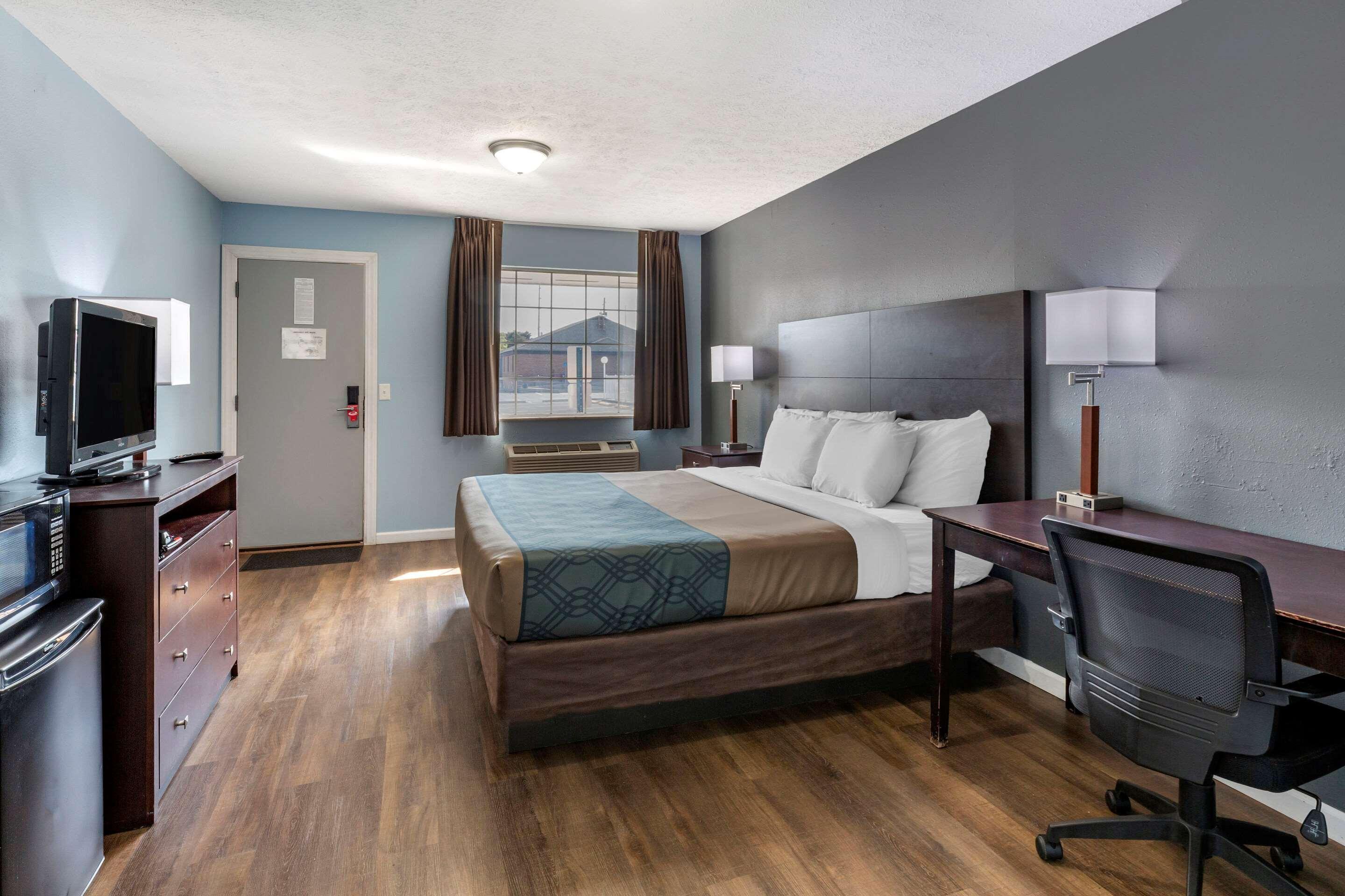 Econo Lodge Inn & Suites South Sandusky Exterior foto
