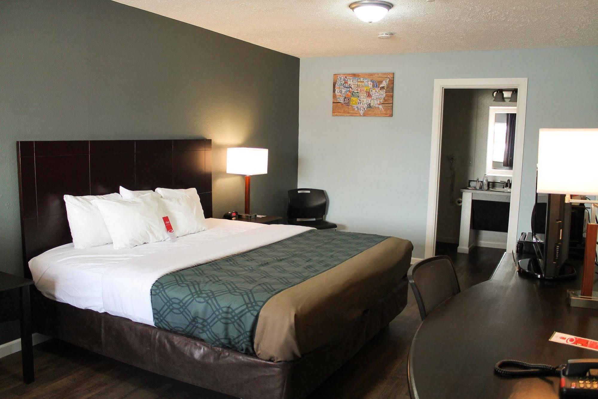 Econo Lodge Inn & Suites South Sandusky Exterior foto