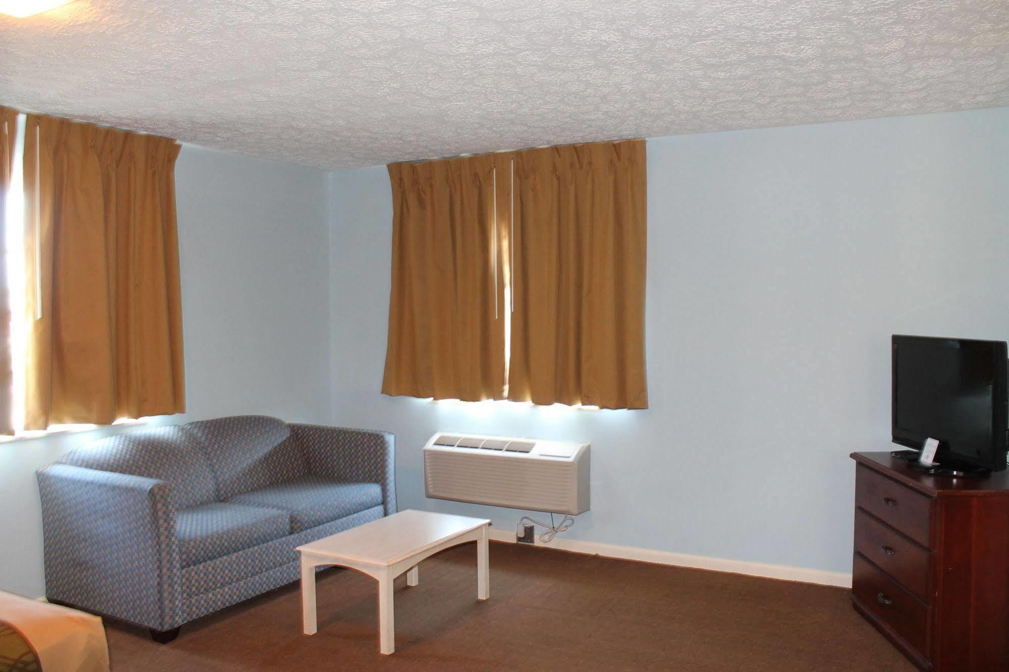 Econo Lodge Inn & Suites South Sandusky Exterior foto