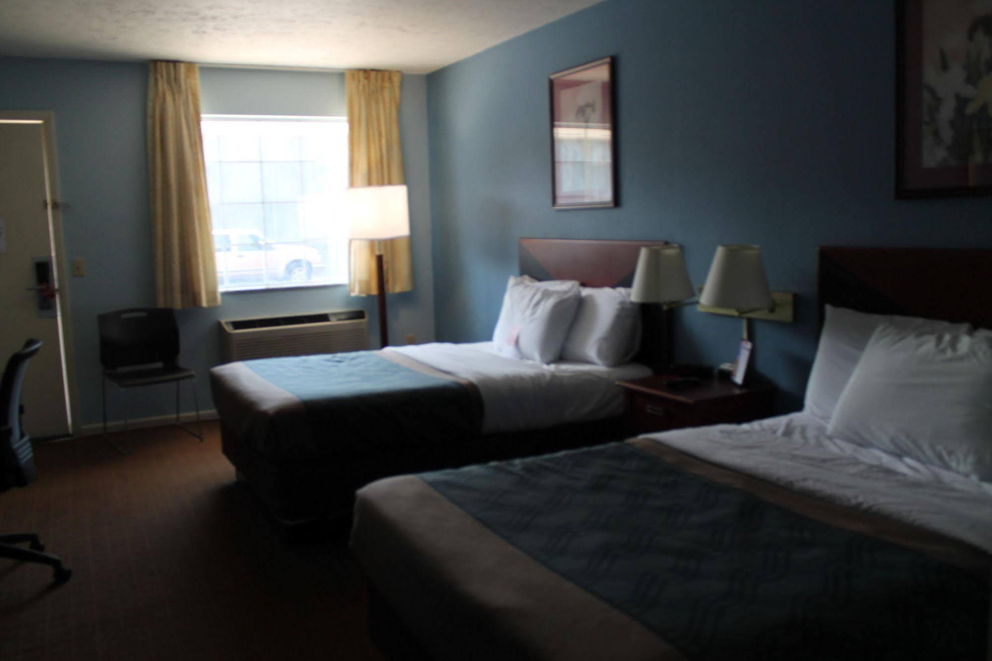 Econo Lodge Inn & Suites South Sandusky Exterior foto