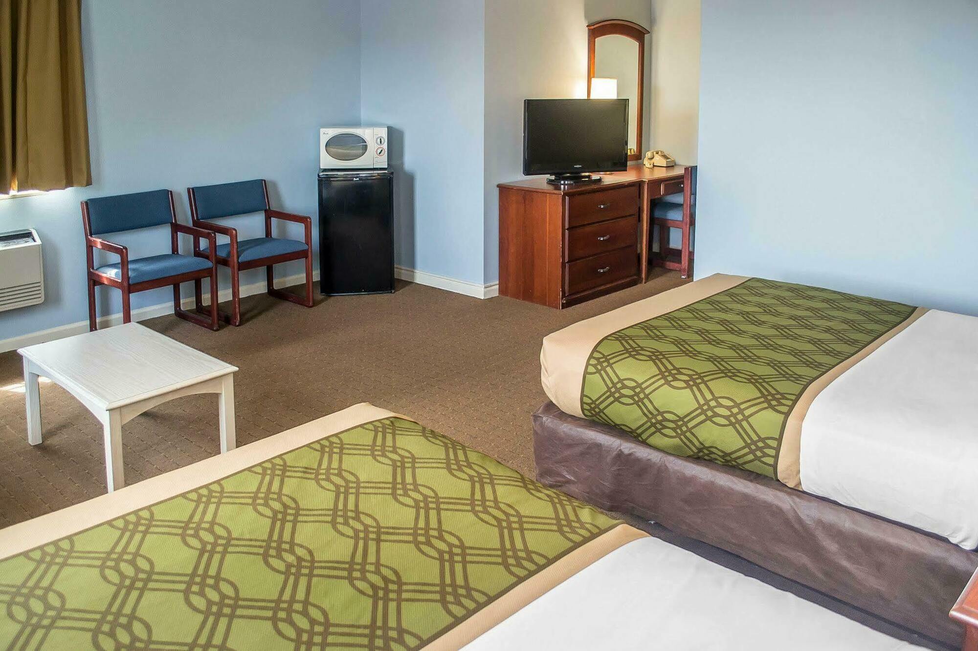Econo Lodge Inn & Suites South Sandusky Exterior foto