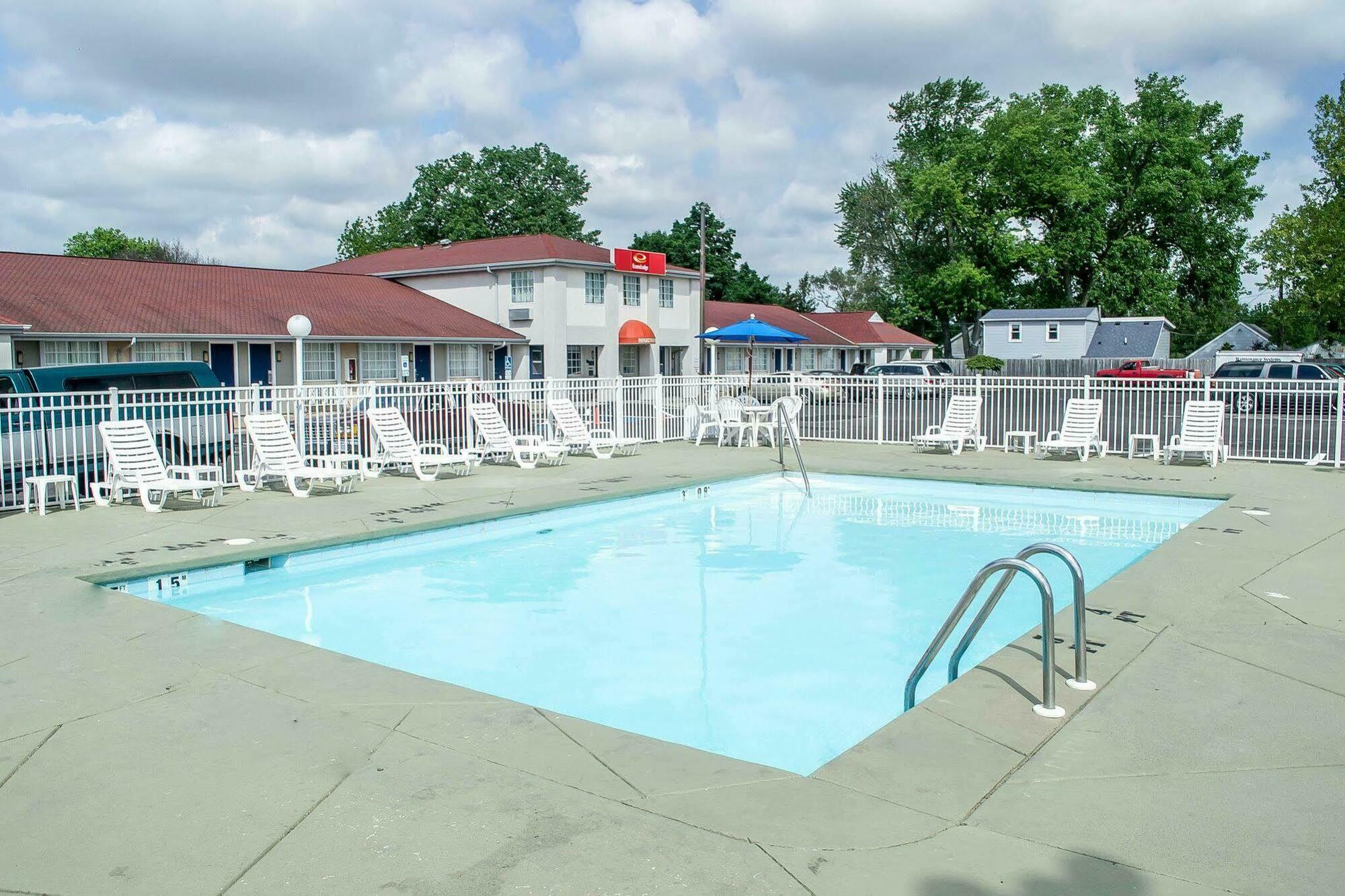 Econo Lodge Inn & Suites South Sandusky Exterior foto